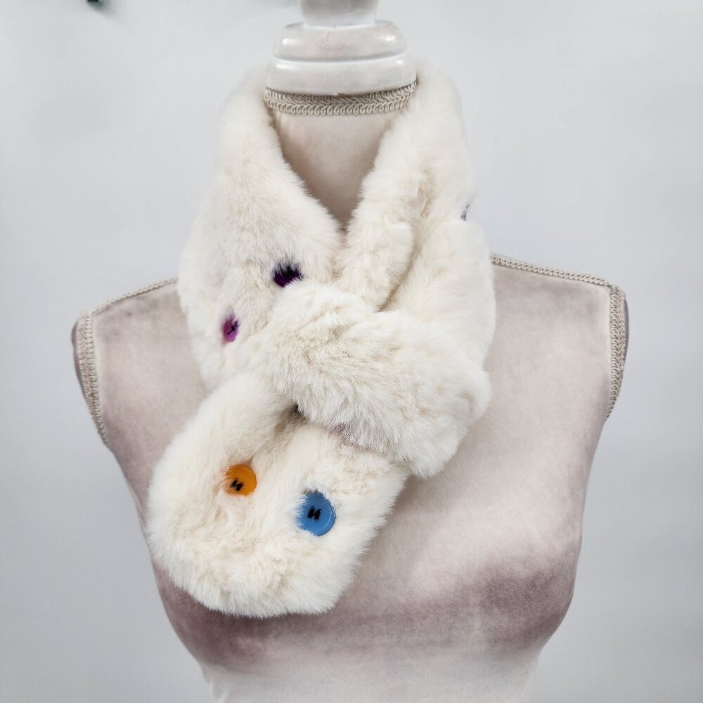 HALARA Cozy White Decorative Scarf NWT - Picture 4 of 8